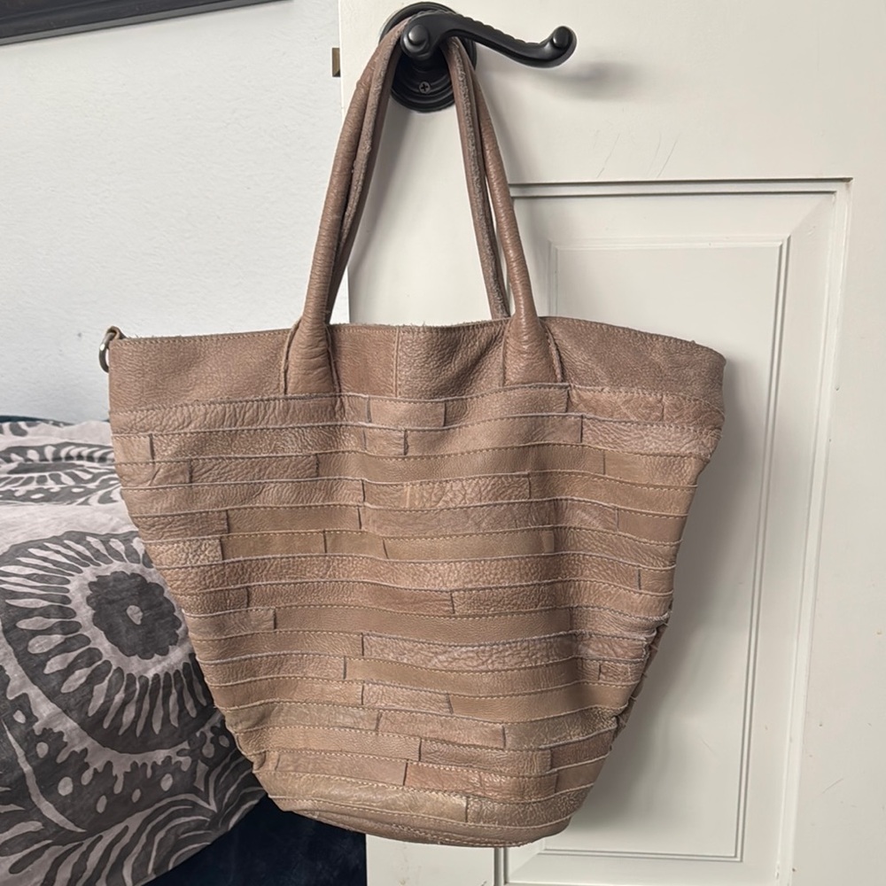 Elegant Tan Tote Bag